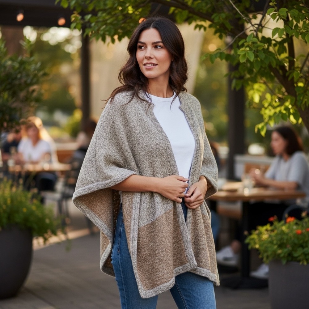 La Squadra Monte Carlo Grey Tan Colorblock Knit Poncho Wrap Made in Italy